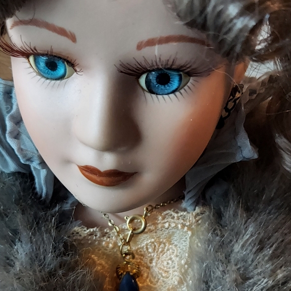 Vintage Duck House Heirloom Doll - Picture 13 of 13